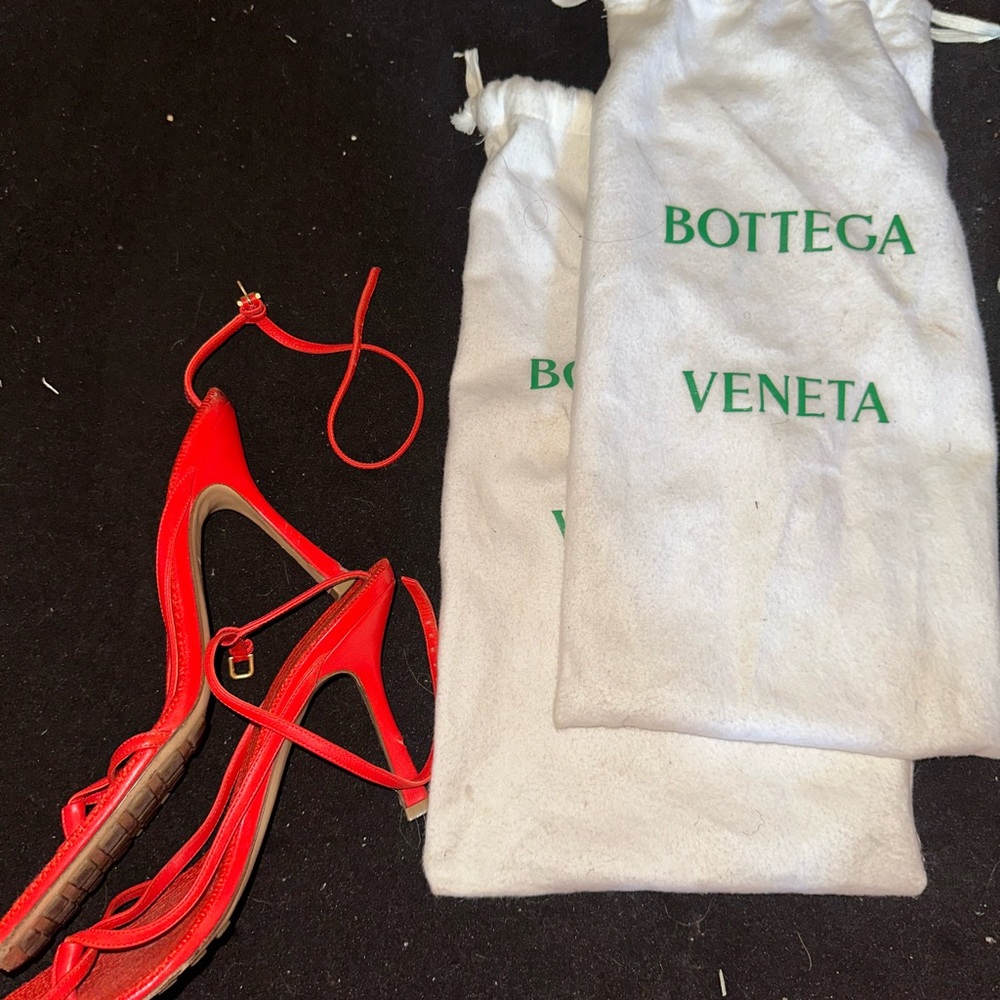 Bottega Veneta Red Strappy Heels Size 39.5